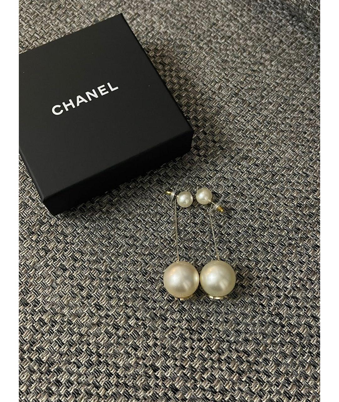 CHANEL Белые серьги, фото 2