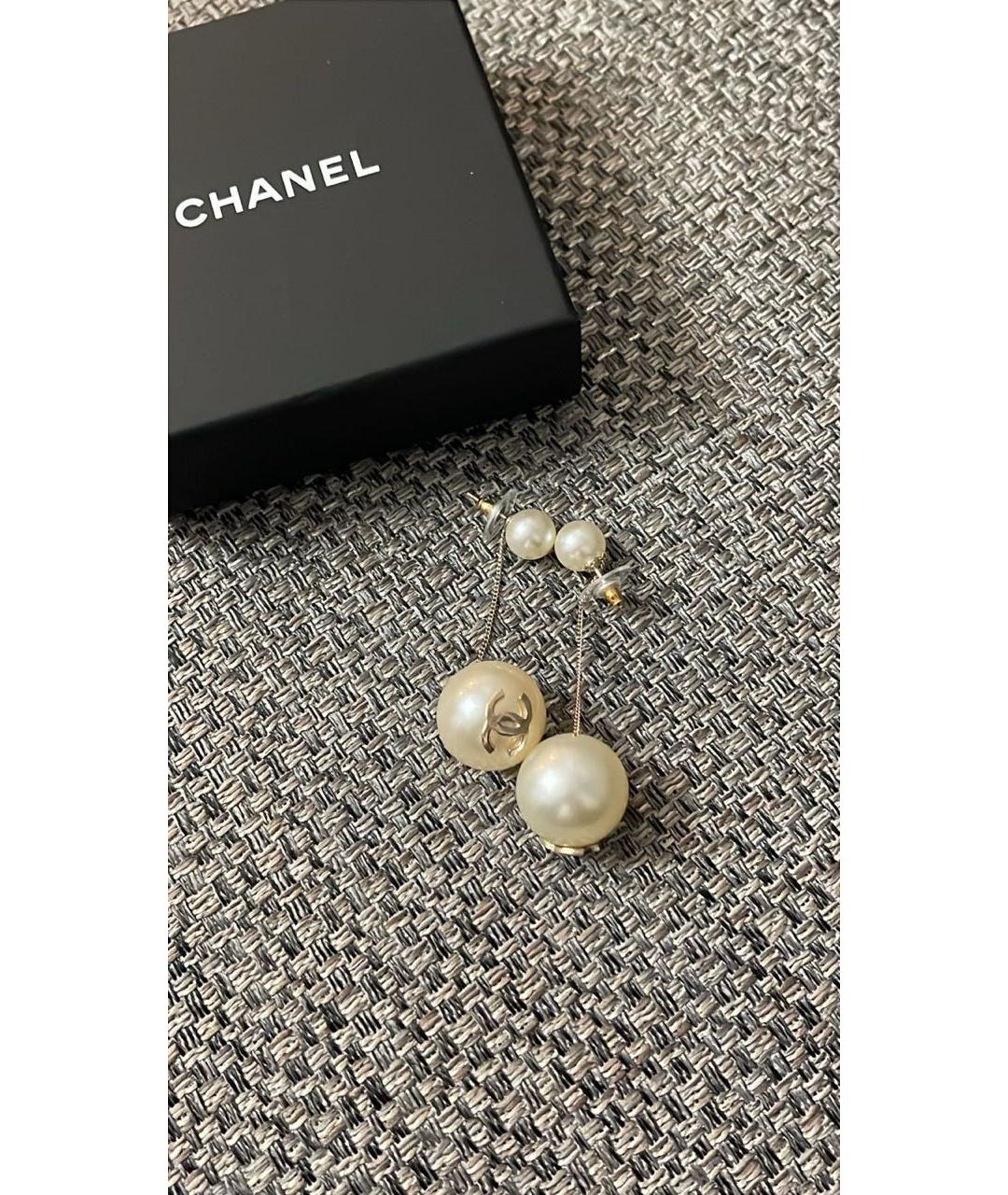 CHANEL Белые серьги, фото 3