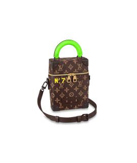 LOUIS VUITTON Сумка на плечо
