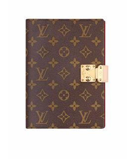 LOUIS VUITTON Книга