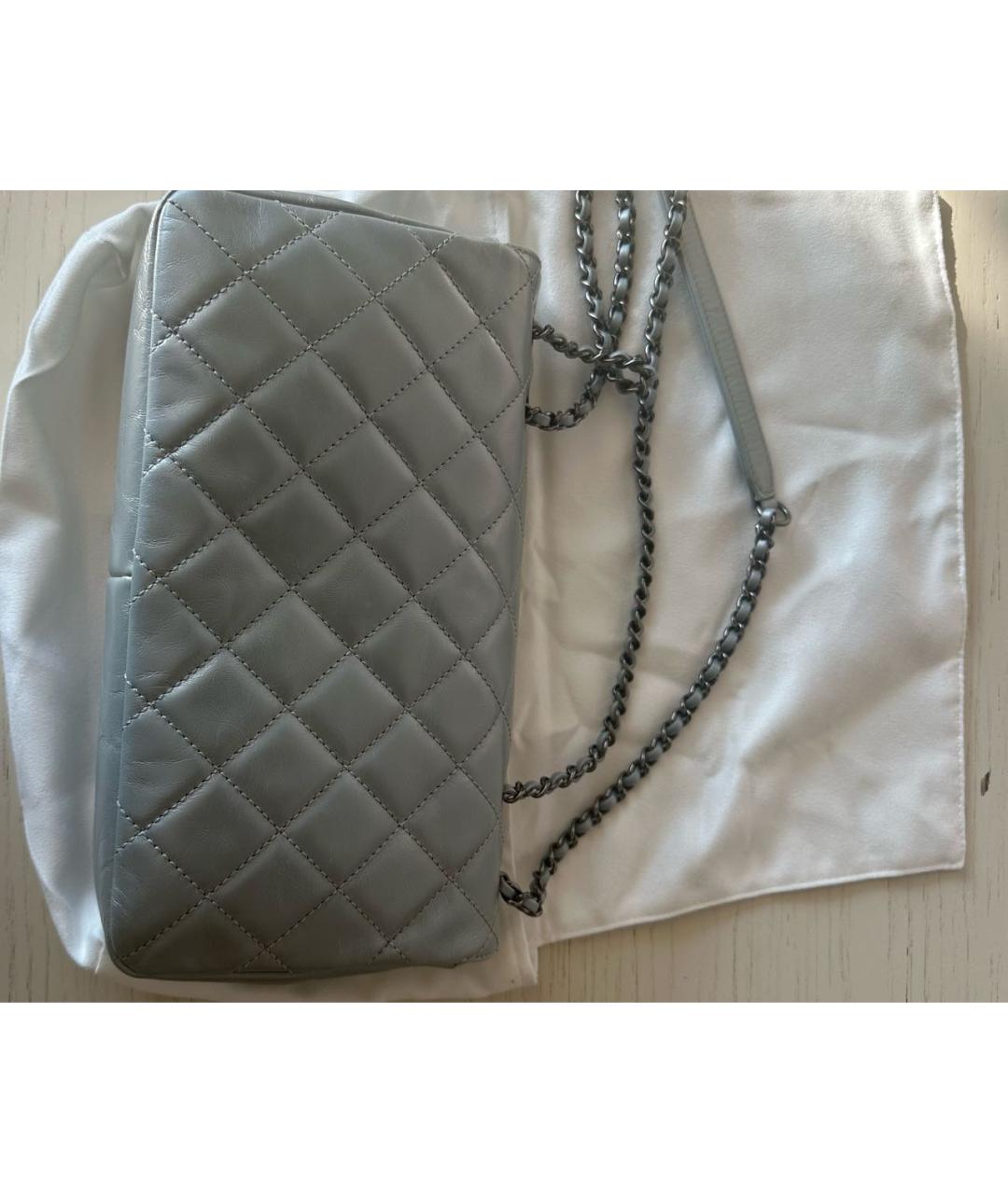 CHANEL Серебряная сумка через плечо из лакированной кожи, фото 3
