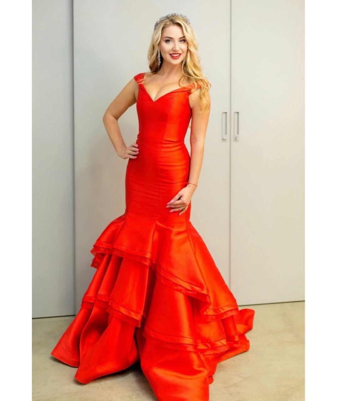 JOVANI Красное атласное вечернее платье, фото 3