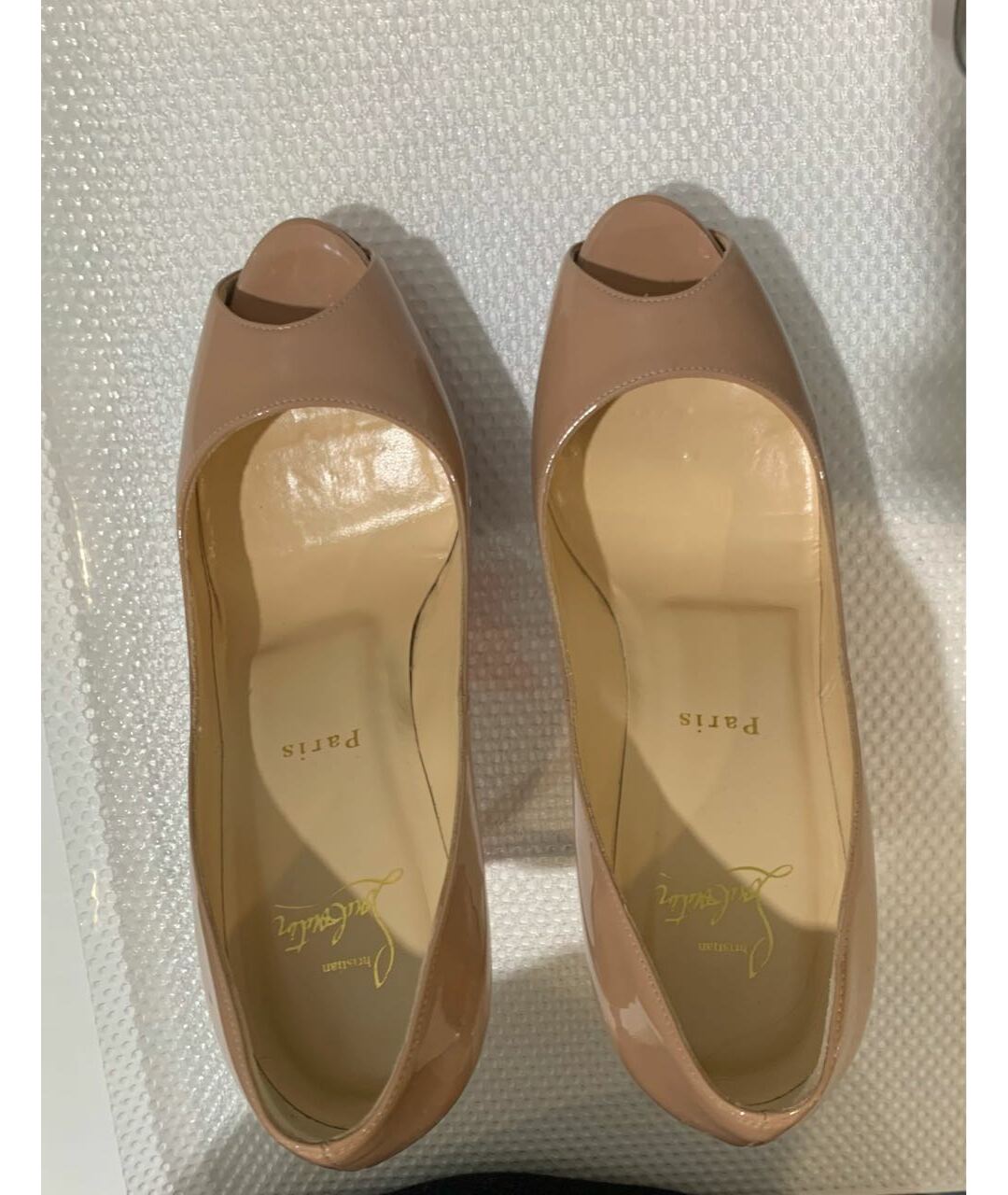 CHRISTIAN LOUBOUTIN Бежевые туфли из лакированной кожи, фото 3