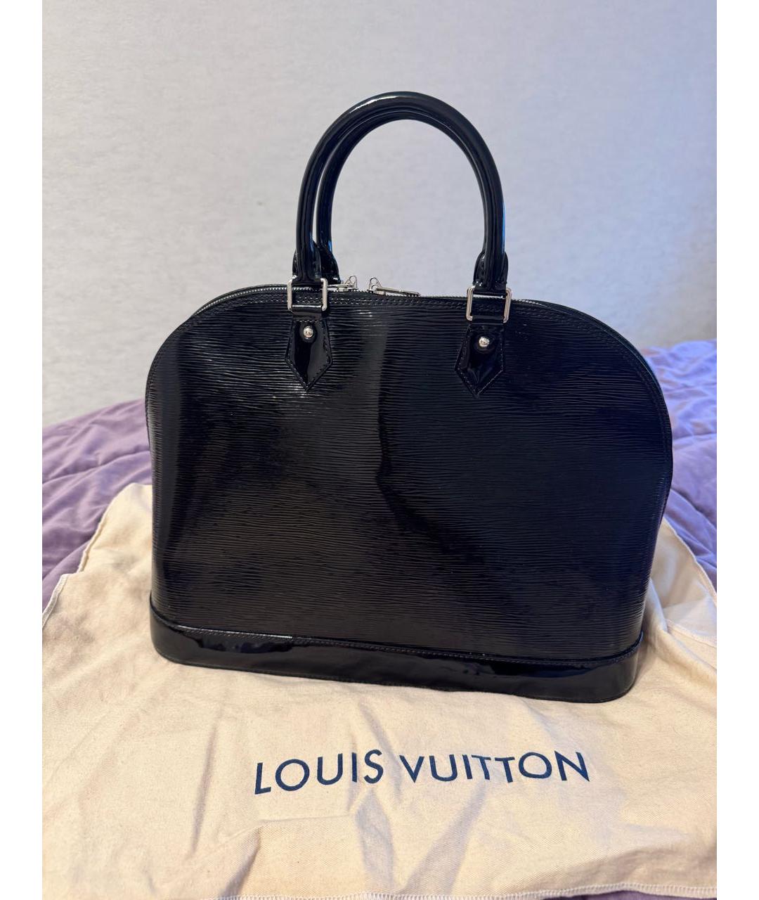 LOUIS VUITTON Черная сумка с короткими ручками из лакированной кожи, фото 7