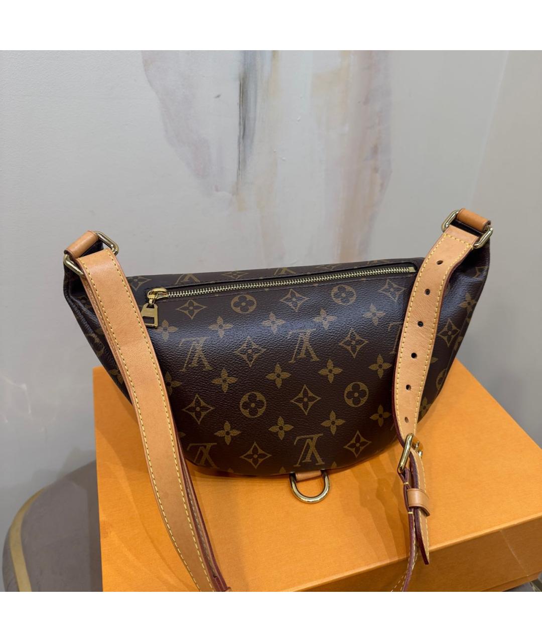 LOUIS VUITTON Коричневая поясная сумка, фото 3