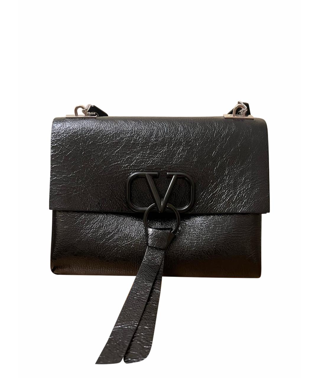 VALENTINO Черная сумка через плечо из лакированной кожи, фото 1
