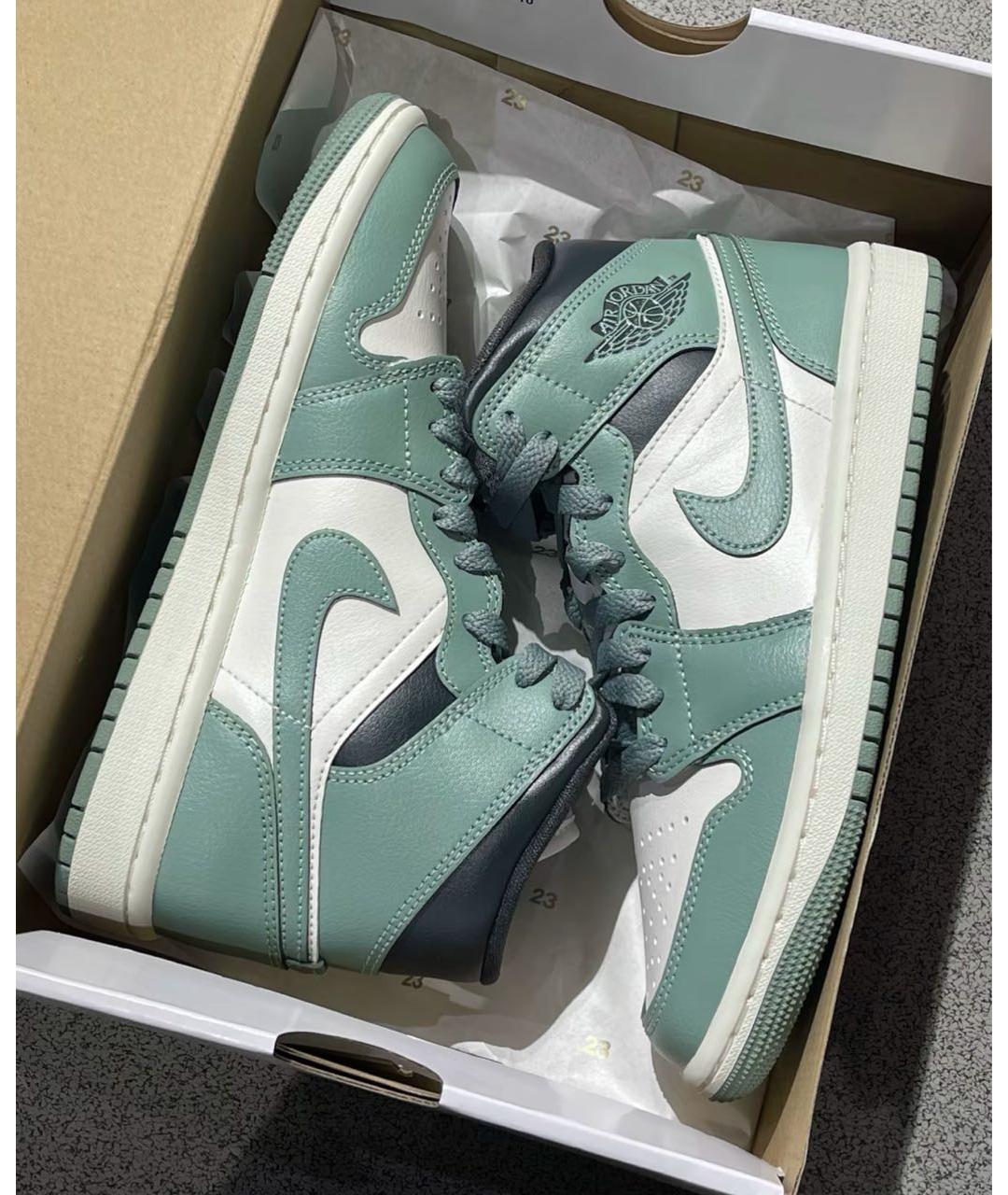 JORDAN Зеленые кроссовки из искусственной кожи, фото 2