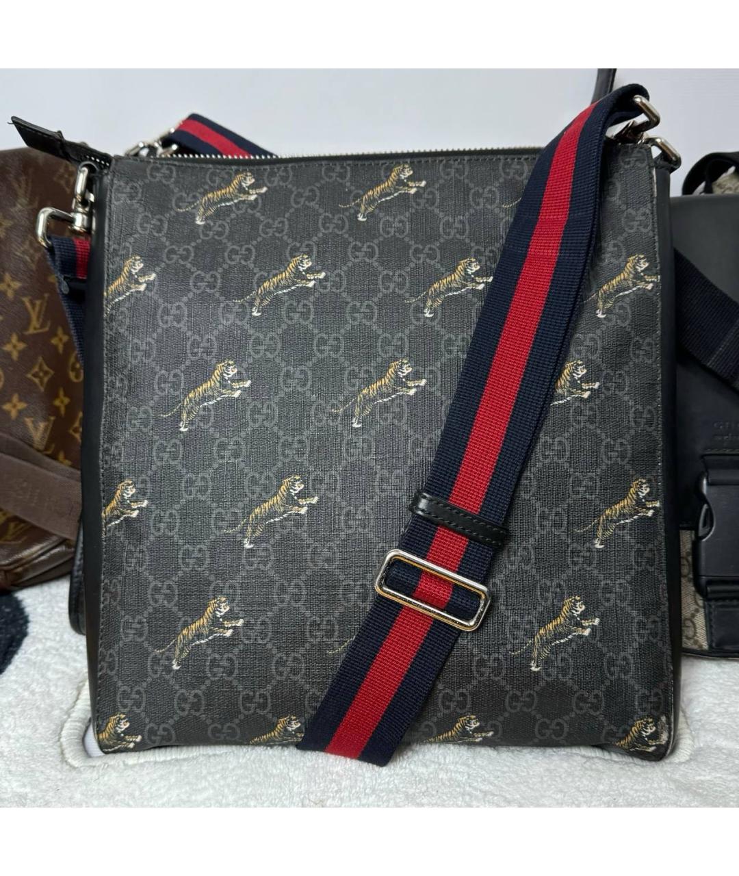 GUCCI Черная сумка на плечо из искусственной кожи, фото 2