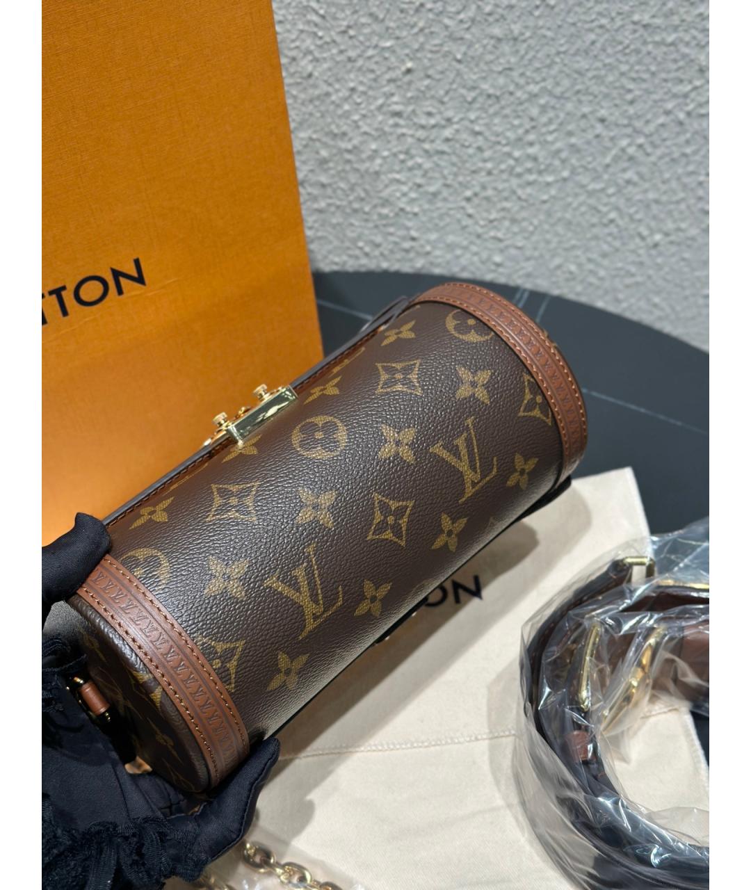 LOUIS VUITTON Коричневая сумка через плечо из искусственной кожи, фото 6