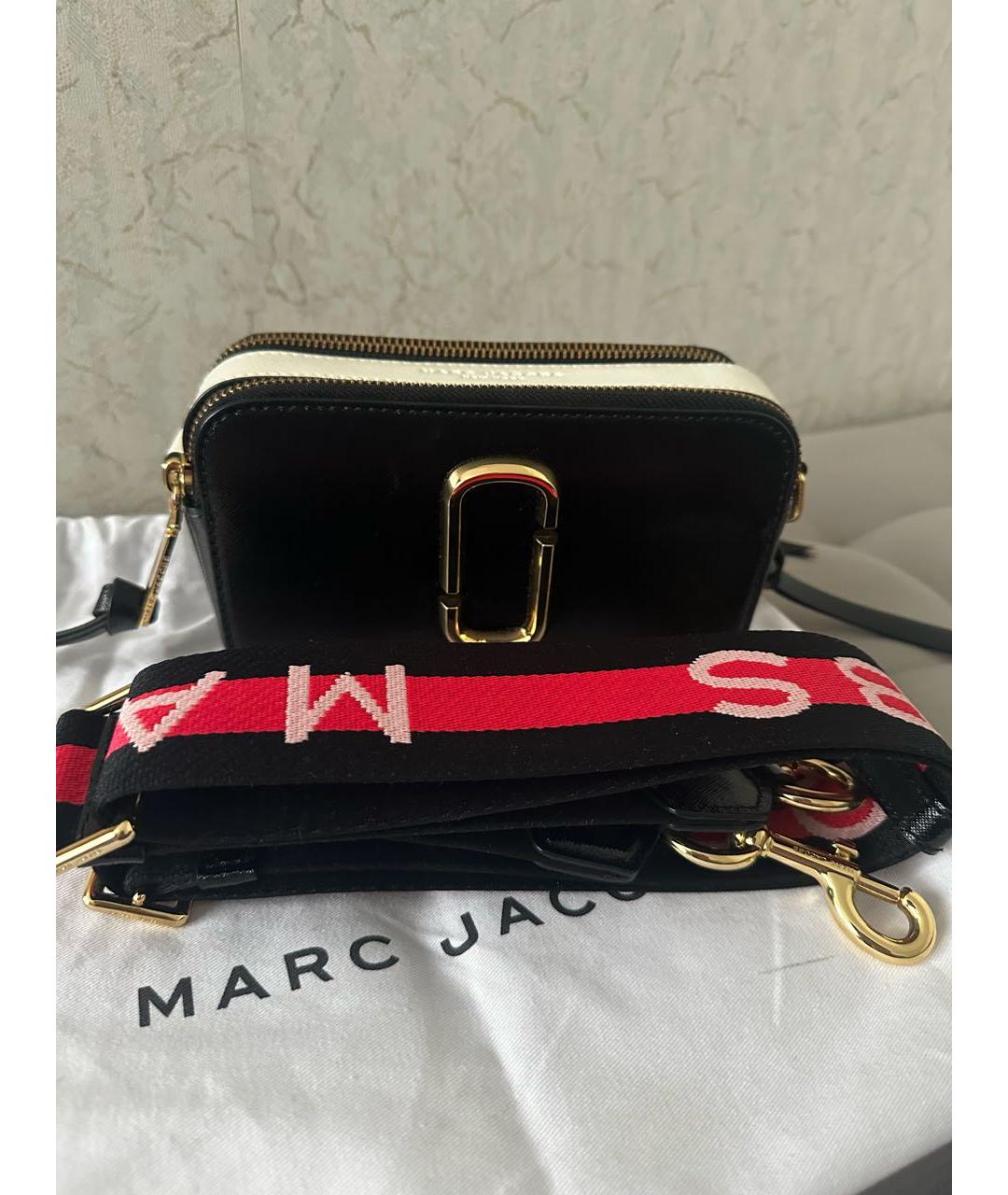 MARC JACOBS Черная сумка через плечо из лакированной кожи, фото 7
