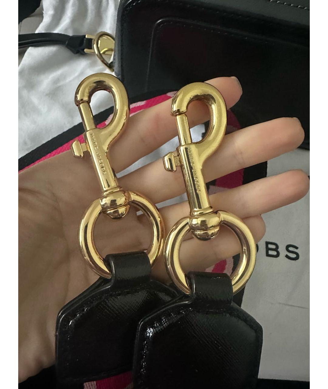 MARC JACOBS Черная сумка через плечо из лакированной кожи, фото 5