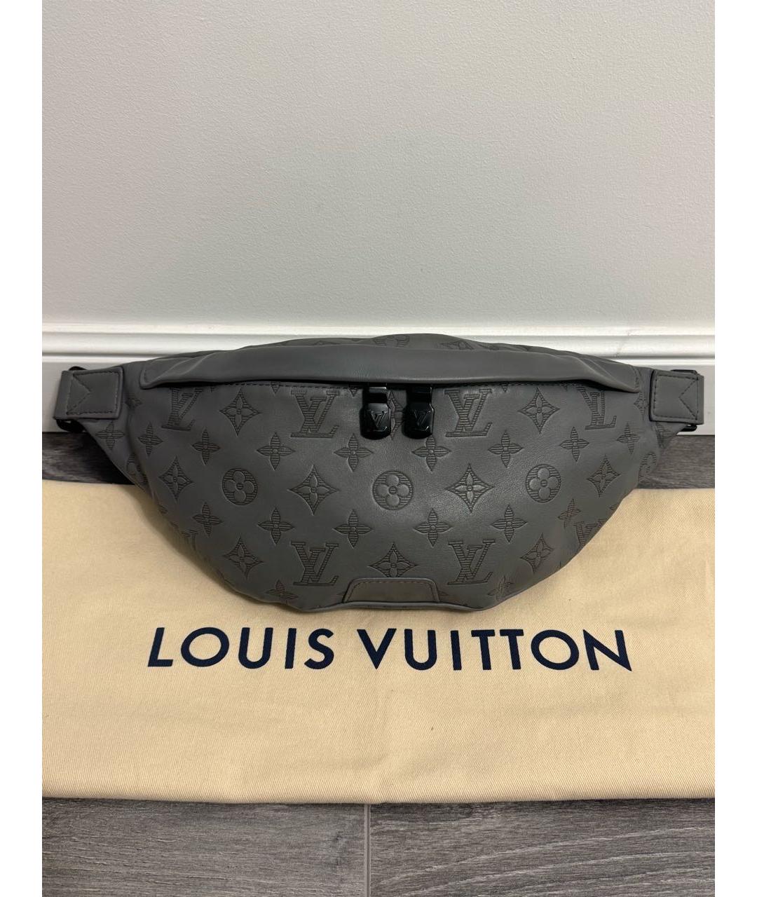 LOUIS VUITTON Серая кожаная поясная сумка, фото 9