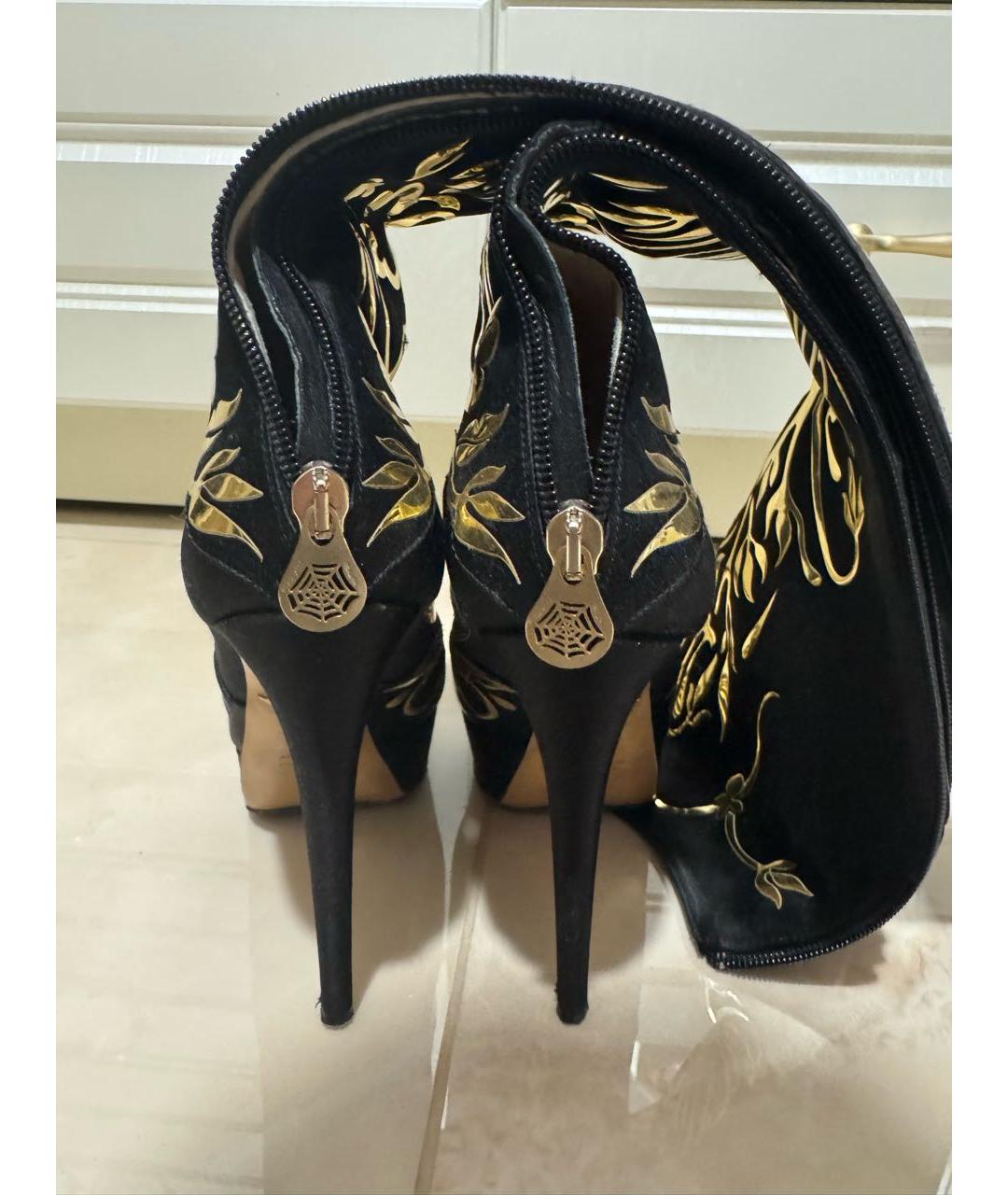 CHARLOTTE OLYMPIA Черные замшевые ботфорты, фото 3