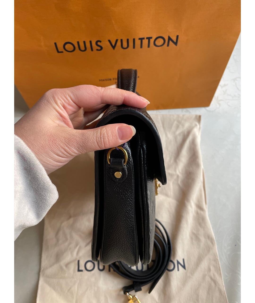 LOUIS VUITTON Черная кожаная сумка через плечо, фото 5