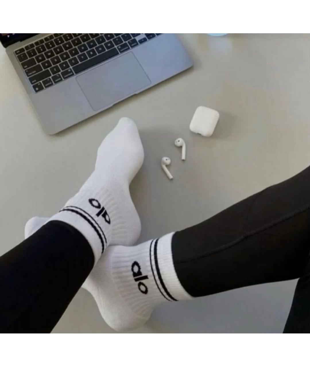 ALO YOGA Белые носки, чулки и колготы, фото 6
