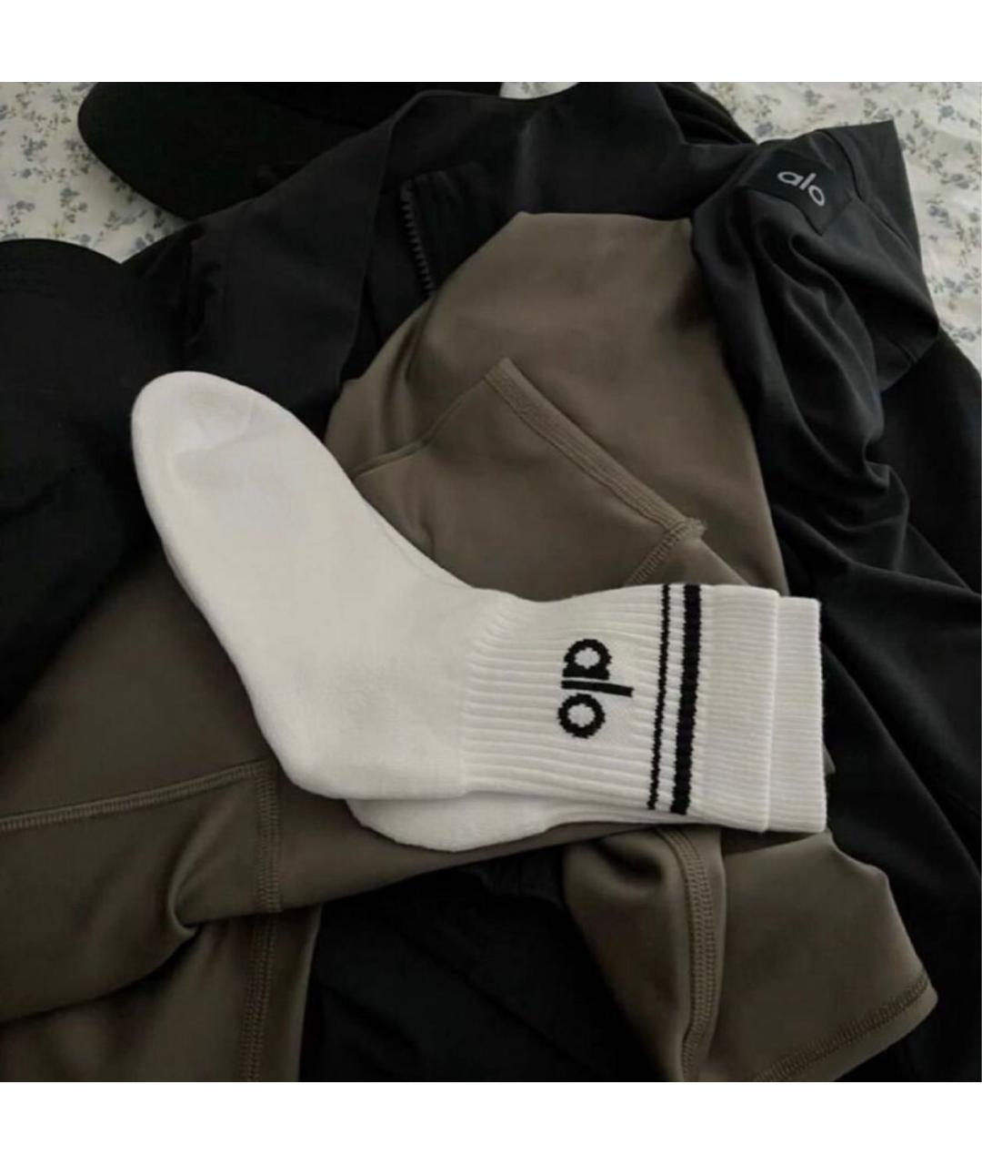 ALO YOGA Белые носки, чулки и колготы, фото 8