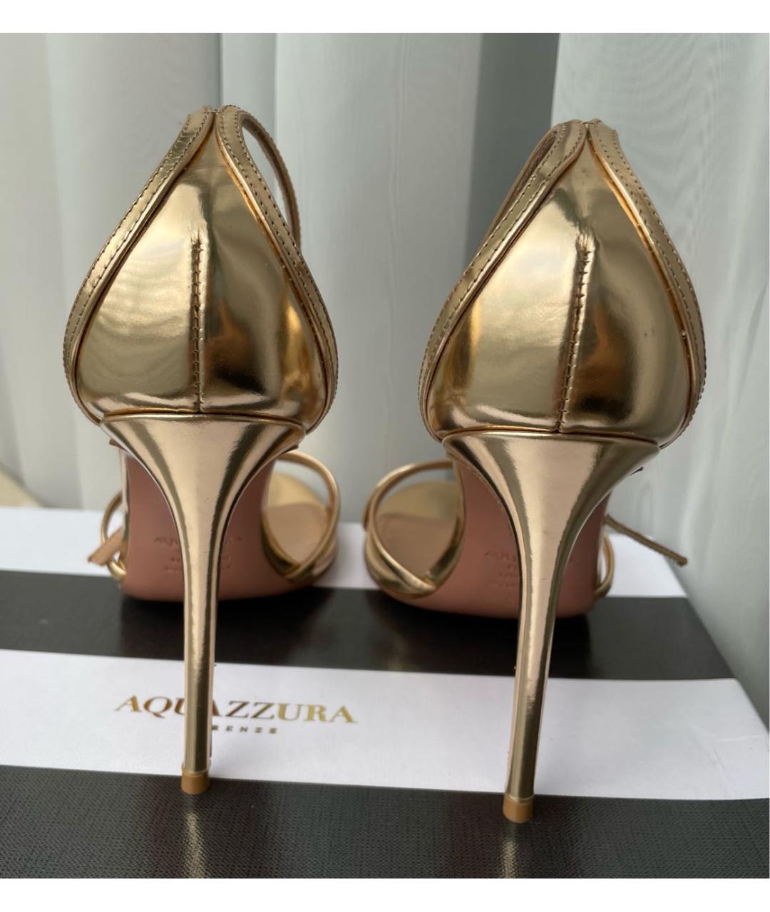 AQUAZZURA Золотые босоножки из лакированной кожи, фото 3