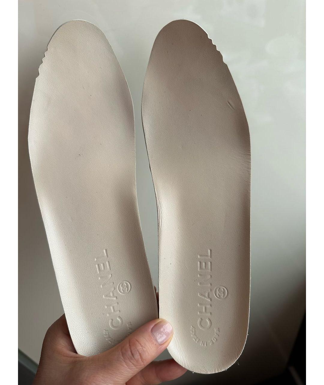 CHANEL Серые замшевые кеды, фото 5