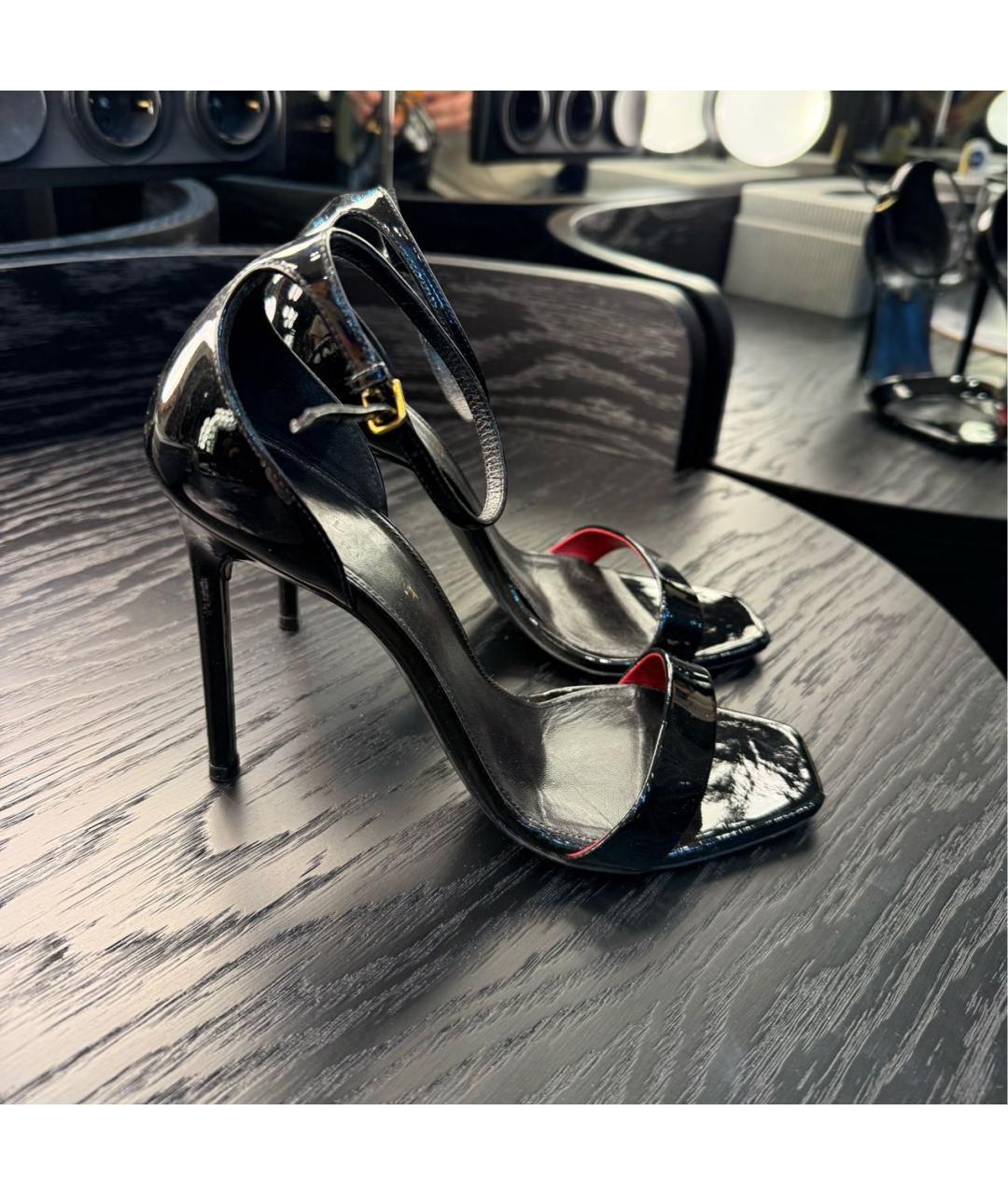 SAINT LAURENT Черные босоножки из лакированной кожи, фото 6