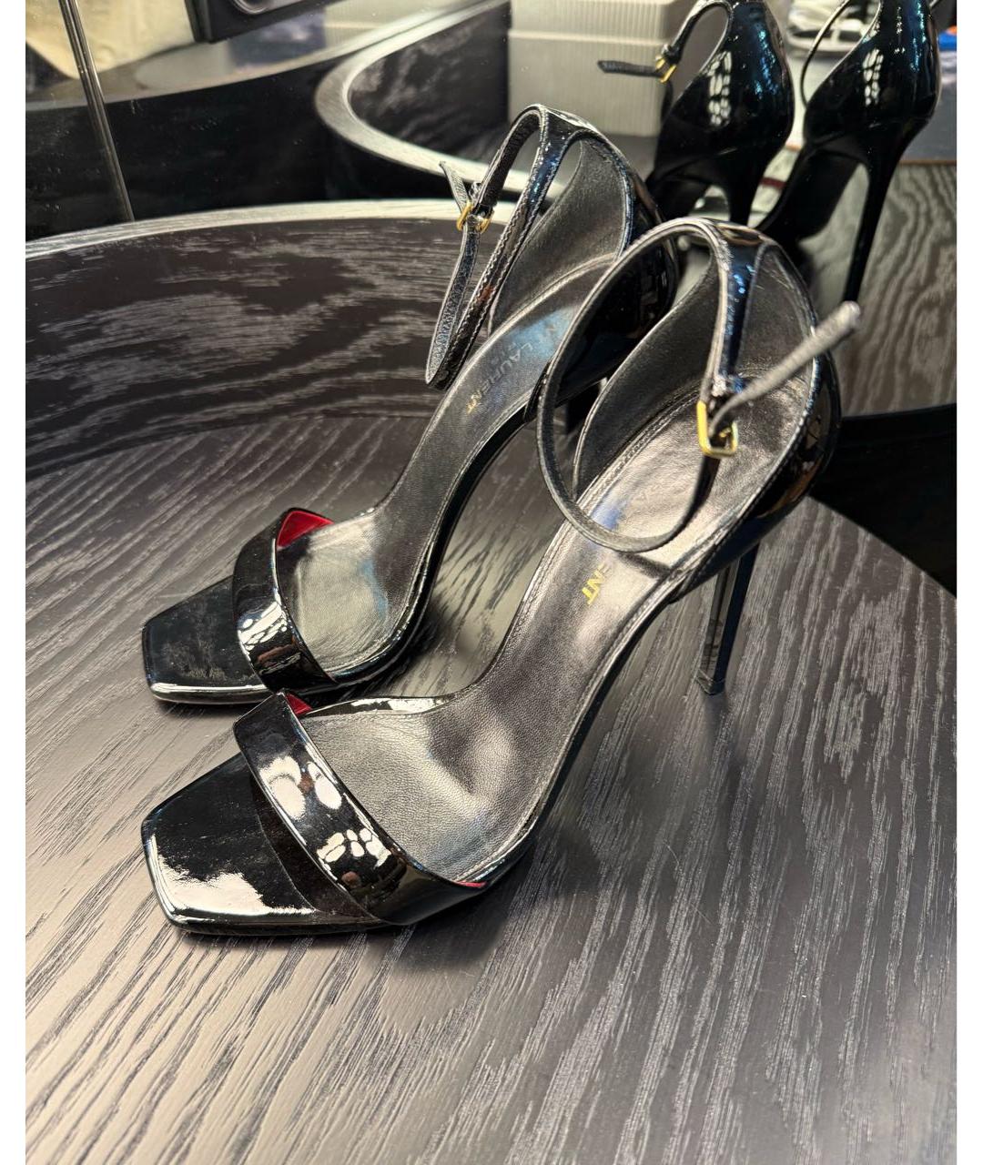 SAINT LAURENT Черные босоножки из лакированной кожи, фото 4