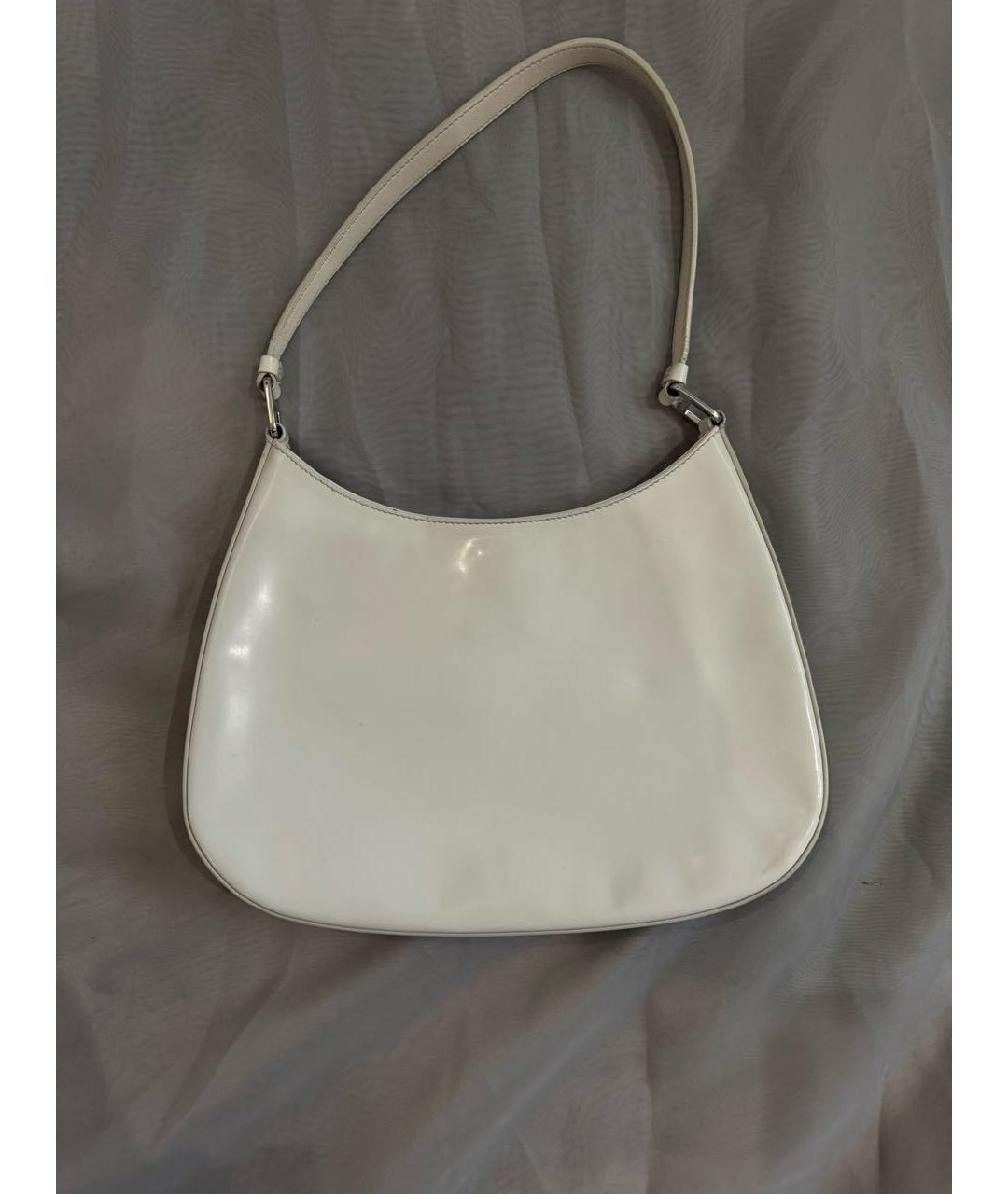 PRADA Белая сумка с короткими ручками из лакированной кожи, фото 3