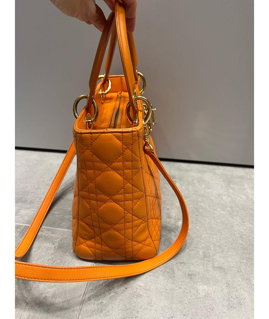 CHRISTIAN DIOR Оранжевая кожаная сумка с короткими ручками, фото 2