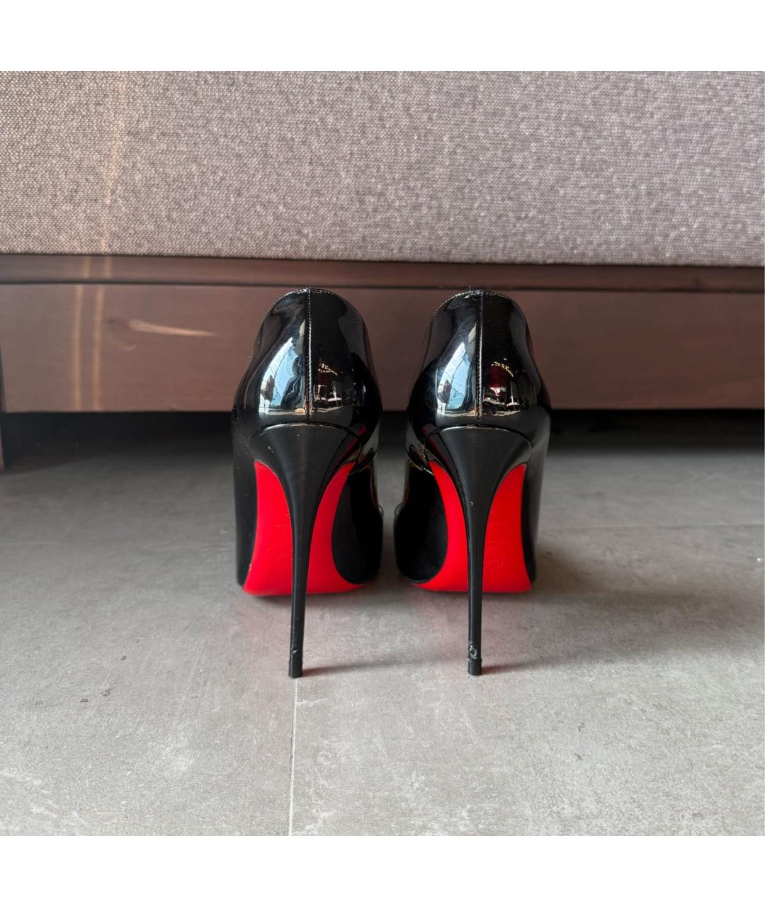 CHRISTIAN LOUBOUTIN Черные туфли из лакированной кожи, фото 4