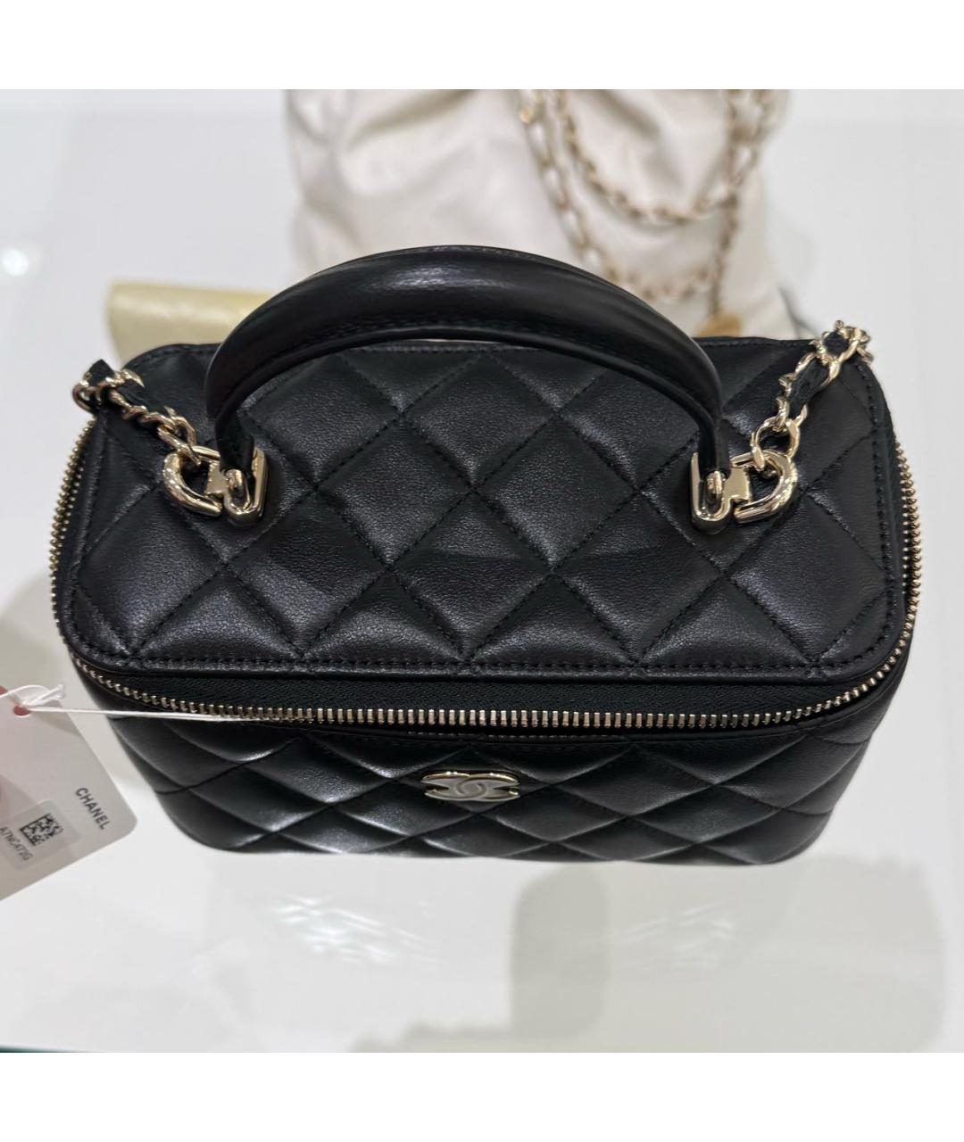 CHANEL Черная кожаная сумка с короткими ручками, фото 3