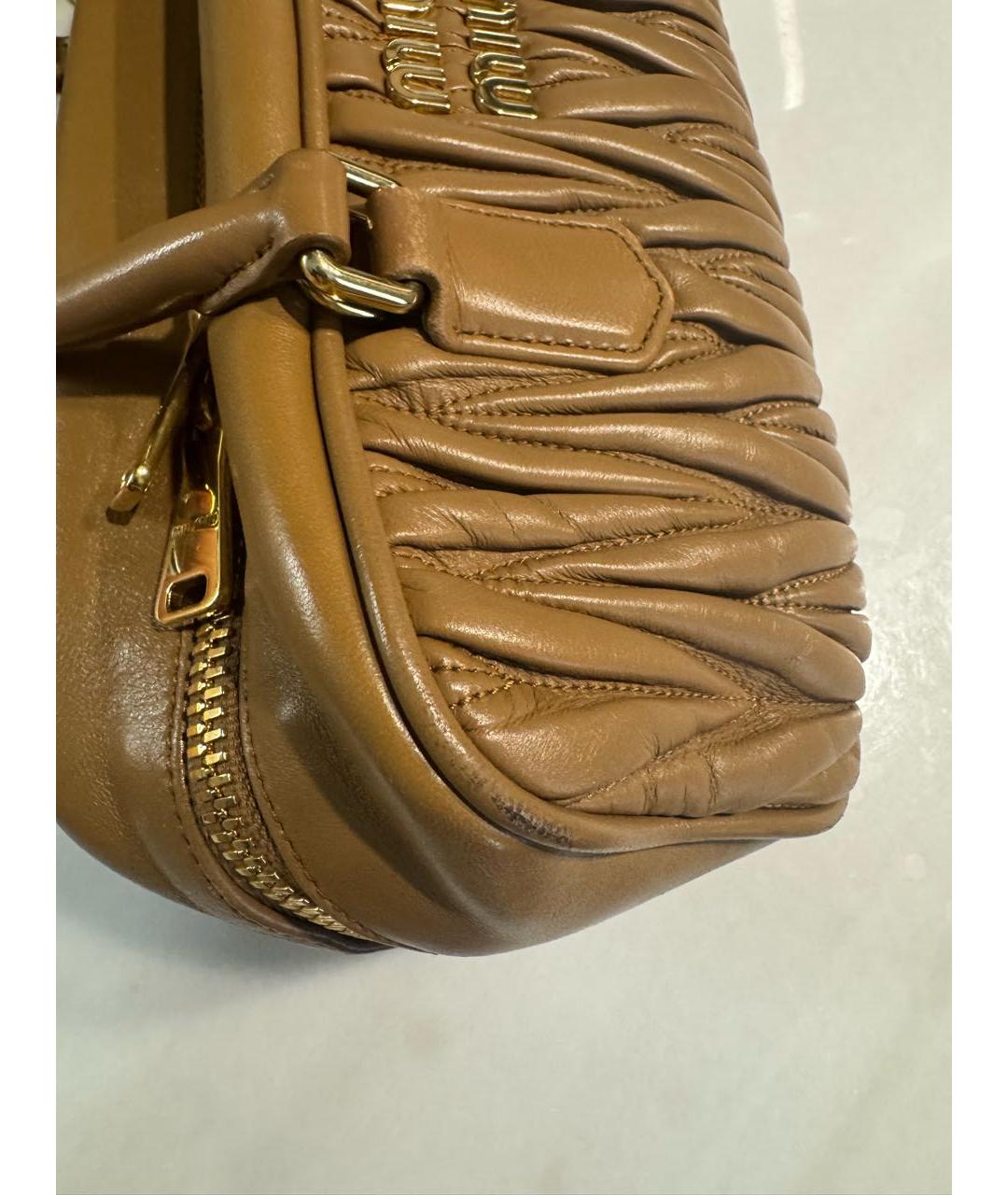 MIU MIU Коричневая кожаная сумка с короткими ручками, фото 7