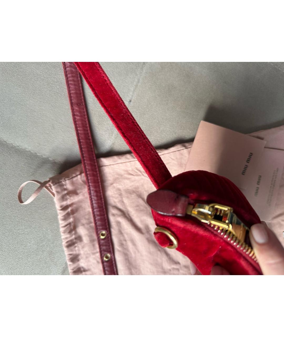 MIU MIU Бордовая бархатная поясная сумка, фото 3