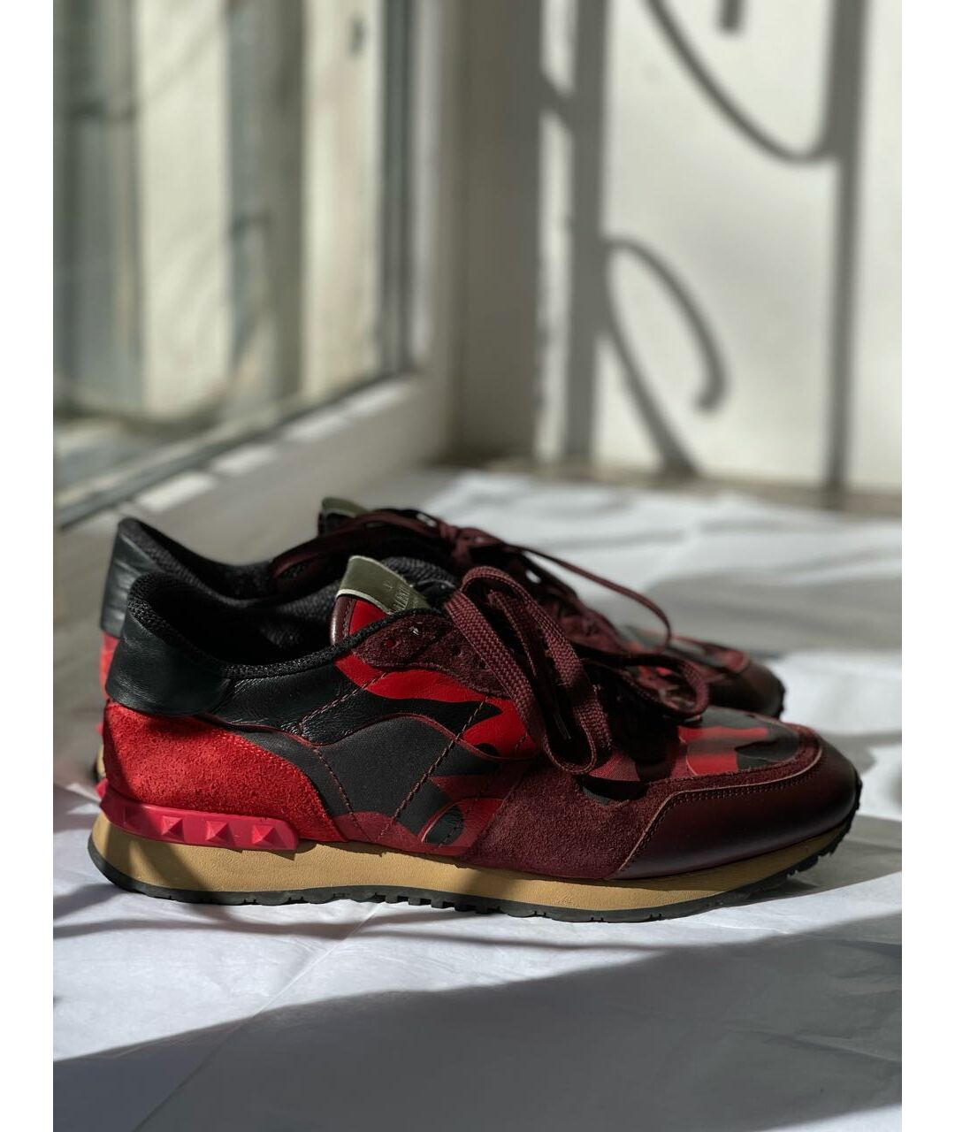 VALENTINO GARAVANI Бордовые кожаные низкие кроссовки / кеды, фото 6