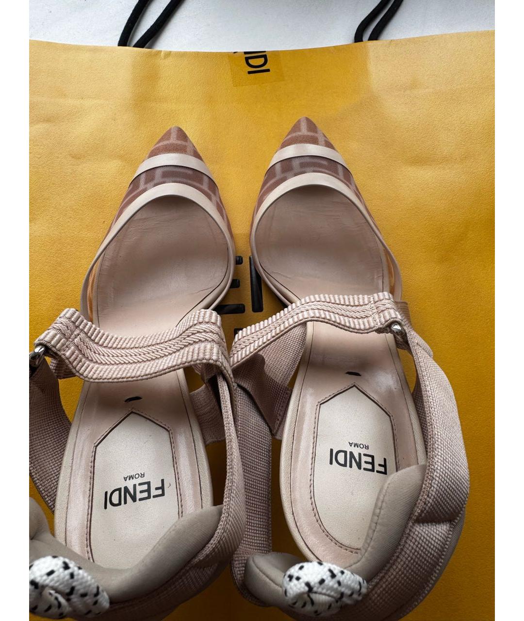 FENDI Бежевые кожаные туфли, фото 3
