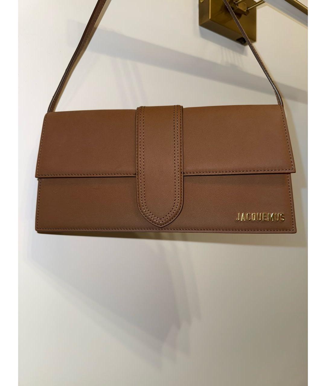 JACQUEMUS Коричневая замшевая сумка с короткими ручками, фото 6