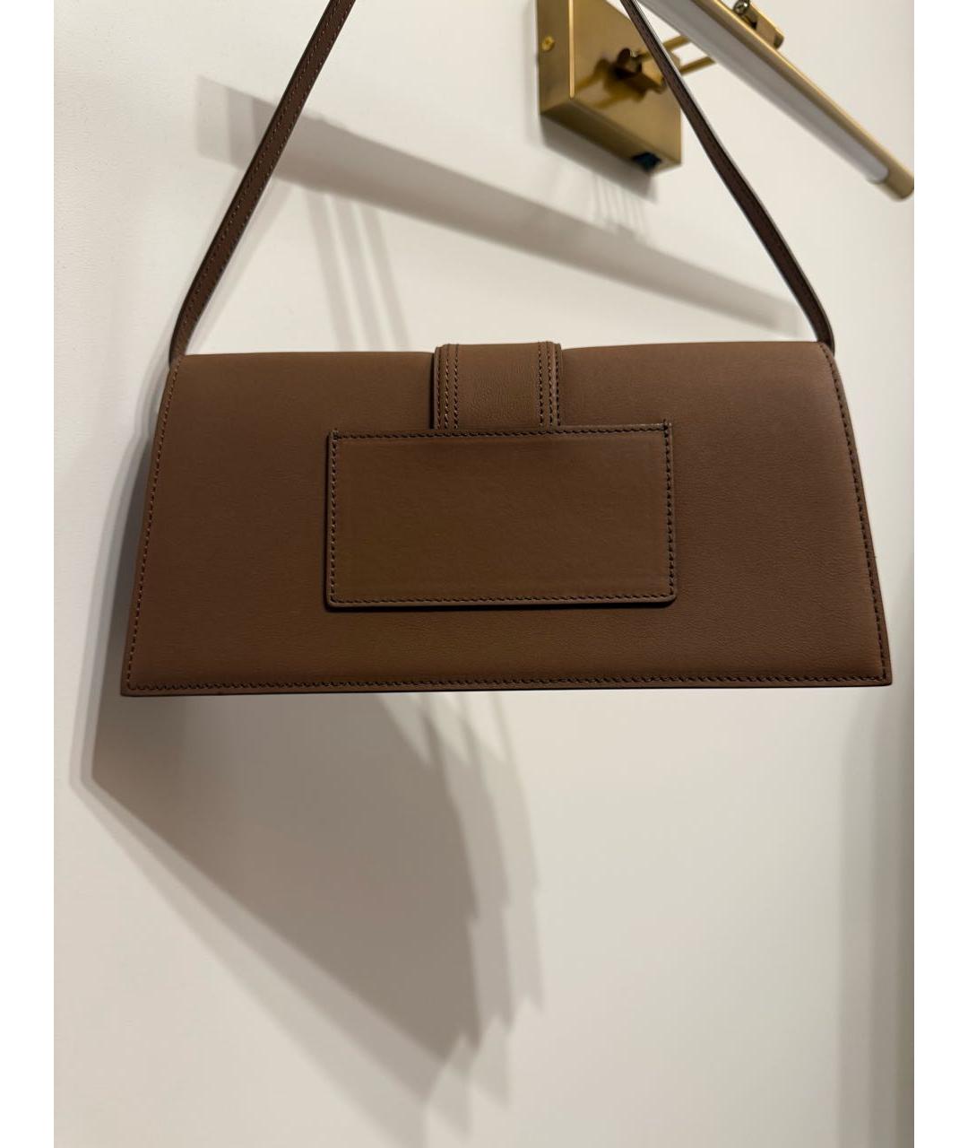 JACQUEMUS Коричневая замшевая сумка с короткими ручками, фото 3
