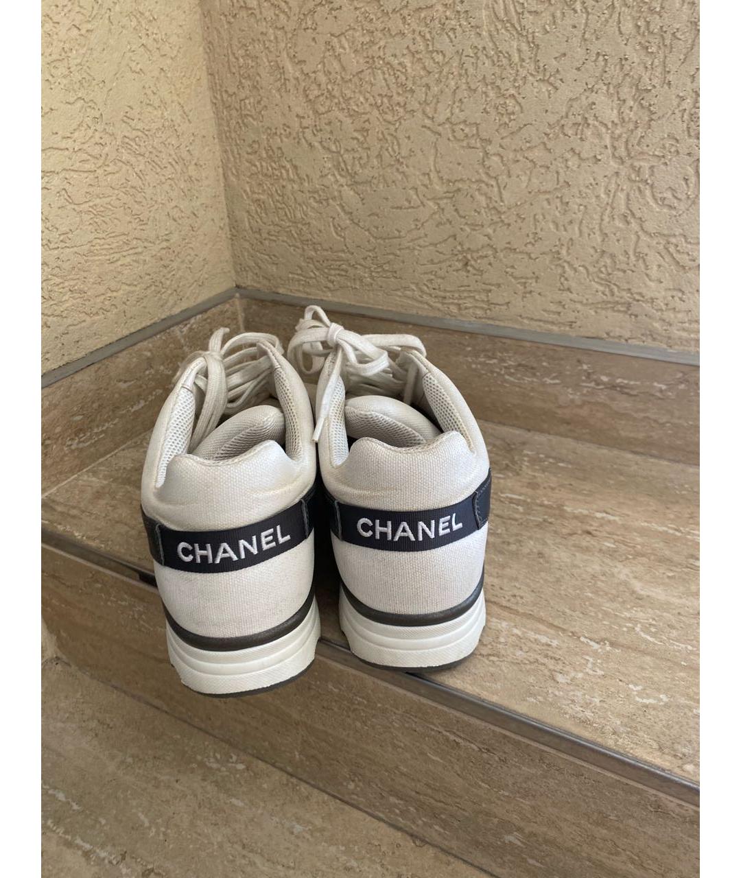 CHANEL Белые кожаные кроссовки, фото 3