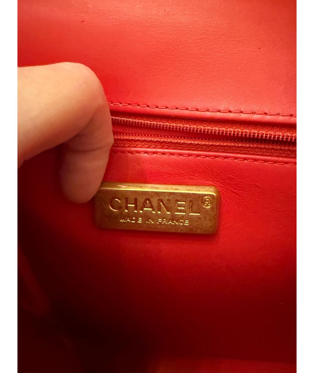 CHANEL Красная сумка через плечо из экзотической кожи, фото 2