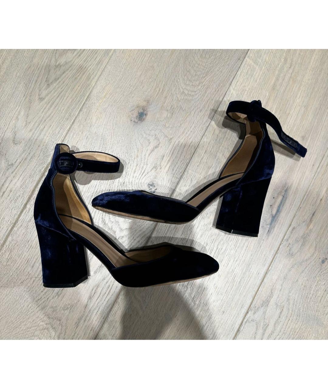 GIANVITO ROSSI Темно-синие бархатные туфли, фото 6