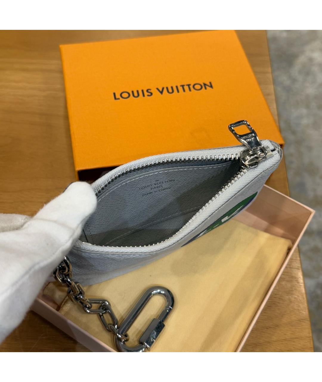 LOUIS VUITTON Белая ключница, фото 4