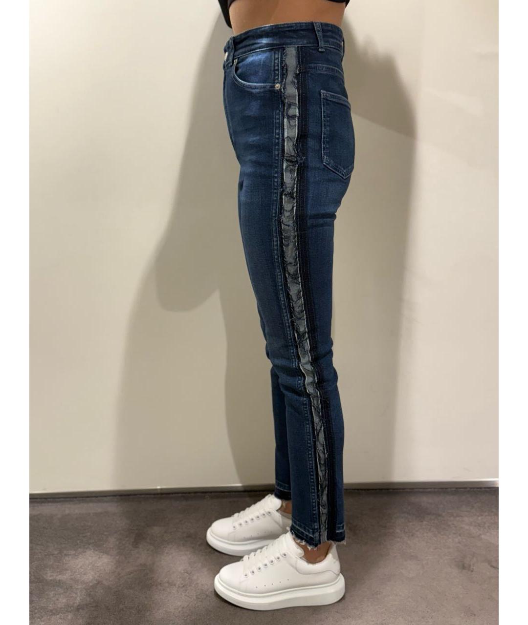 MCQ ALEXANDER MCQUEEN Синие хлопко-эластановые джинсы слим, фото 4