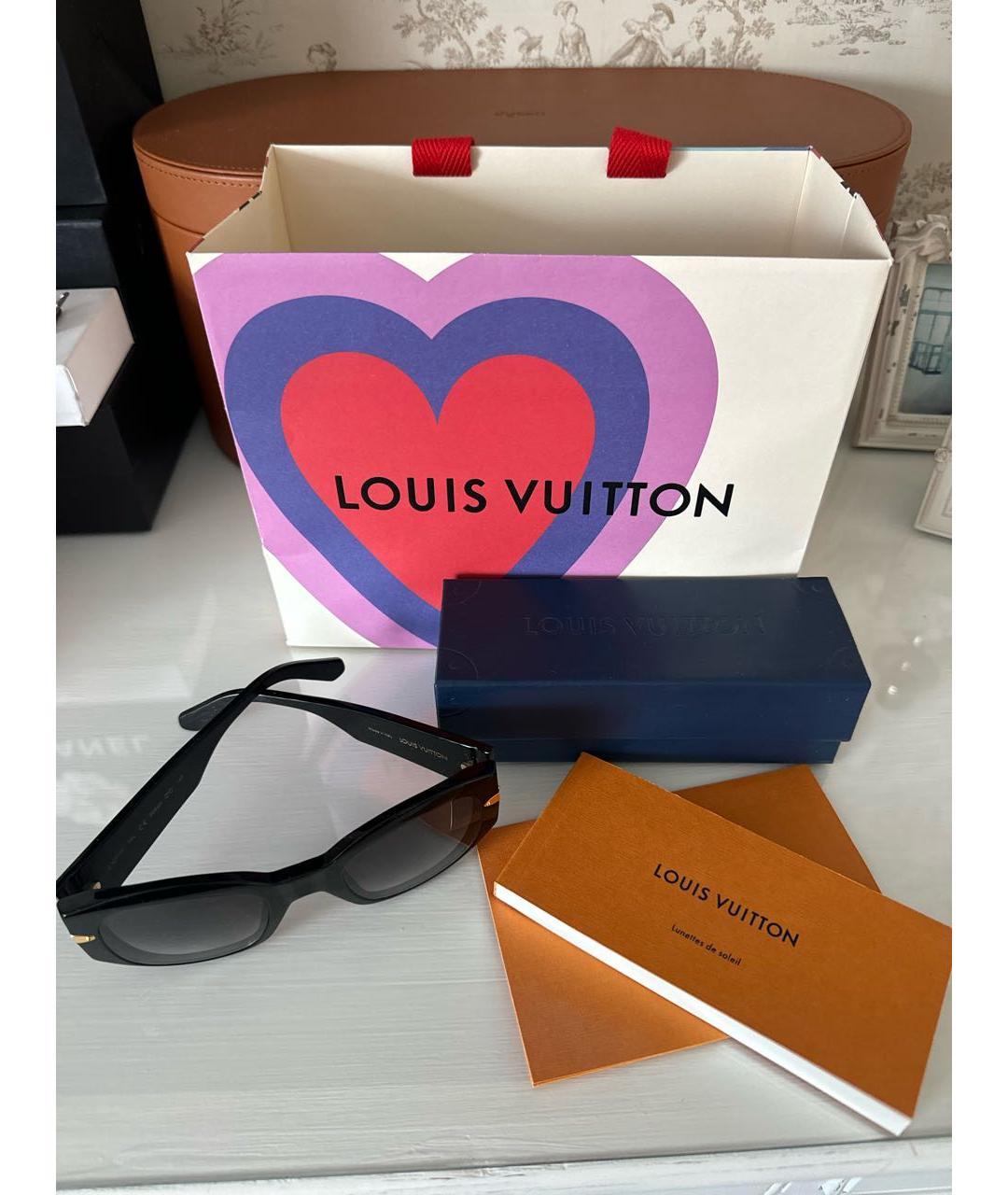 LOUIS VUITTON Черные пластиковые солнцезащитные очки, фото 4