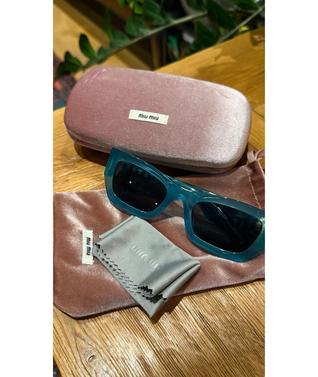 MIU MIU Бирюзовые пластиковые солнцезащитные очки, фото 4