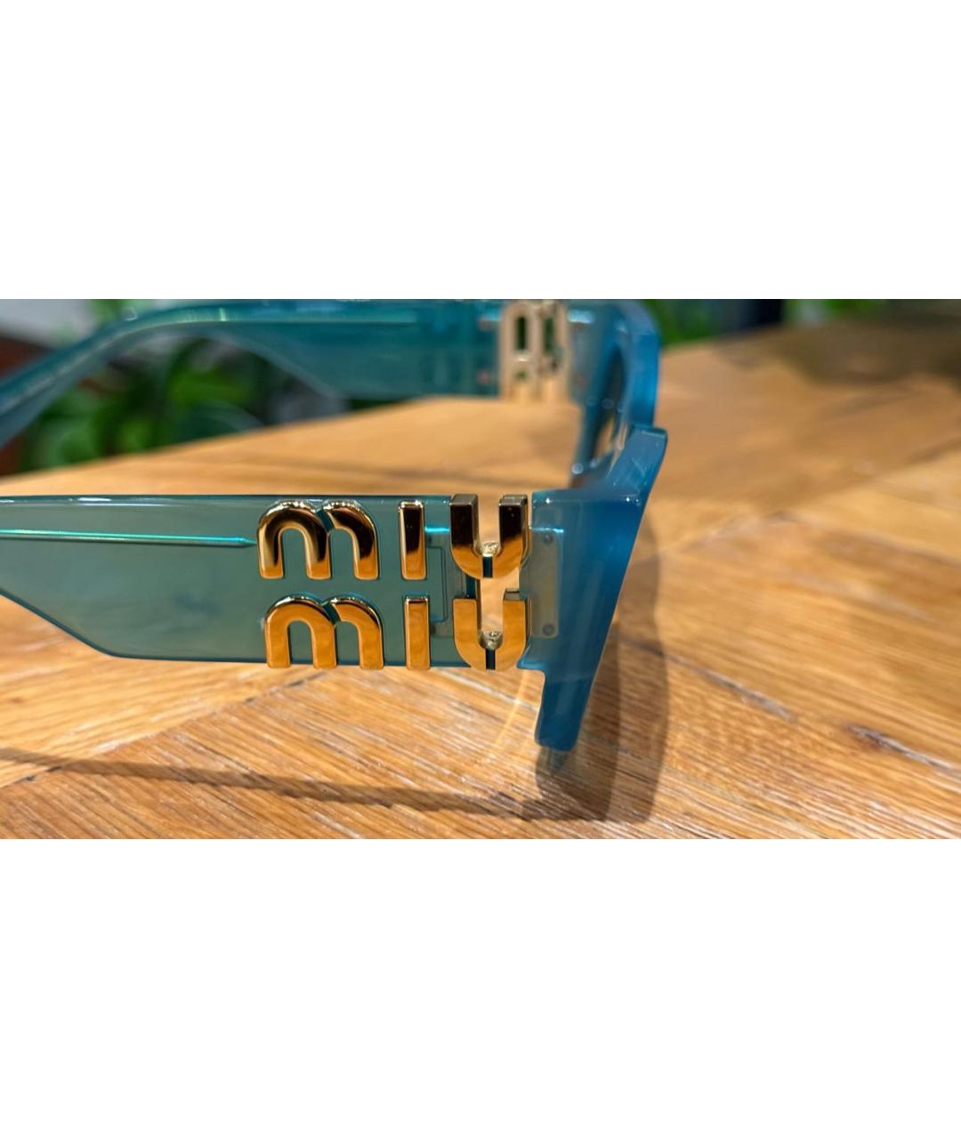 MIU MIU Бирюзовые пластиковые солнцезащитные очки, фото 3