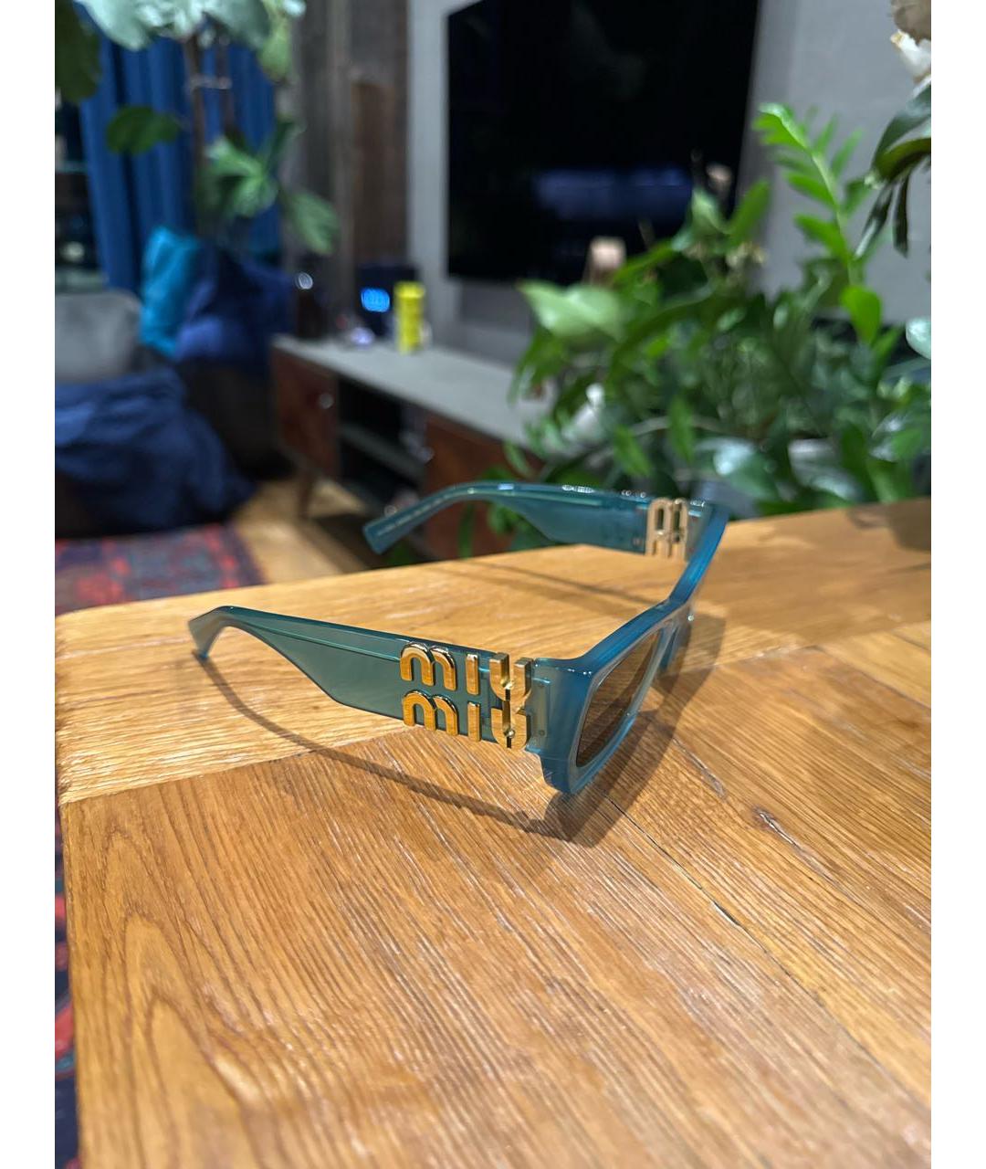 MIU MIU Бирюзовые пластиковые солнцезащитные очки, фото 2