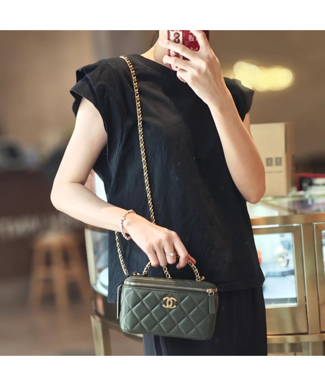 CHANEL Зеленая кожаная сумка с короткими ручками, фото 6