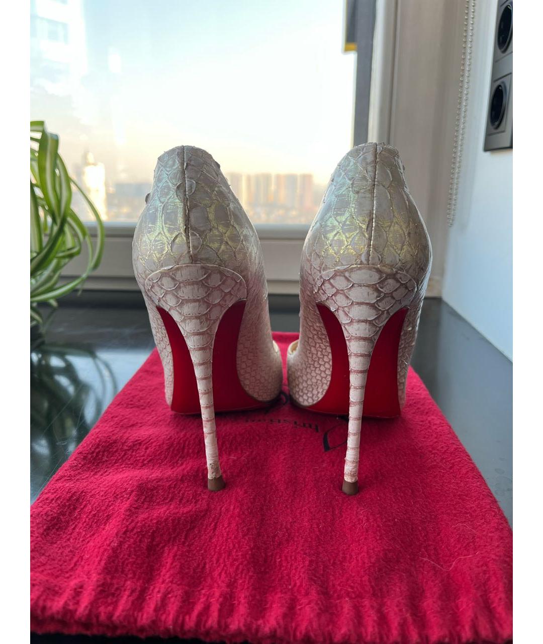 CHRISTIAN LOUBOUTIN Белые кожаные туфли, фото 4