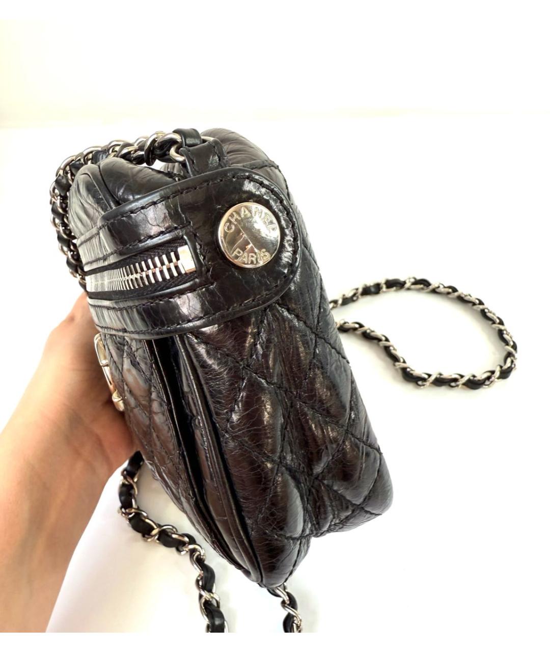 CHANEL Черная сумка через плечо из лакированной кожи, фото 6