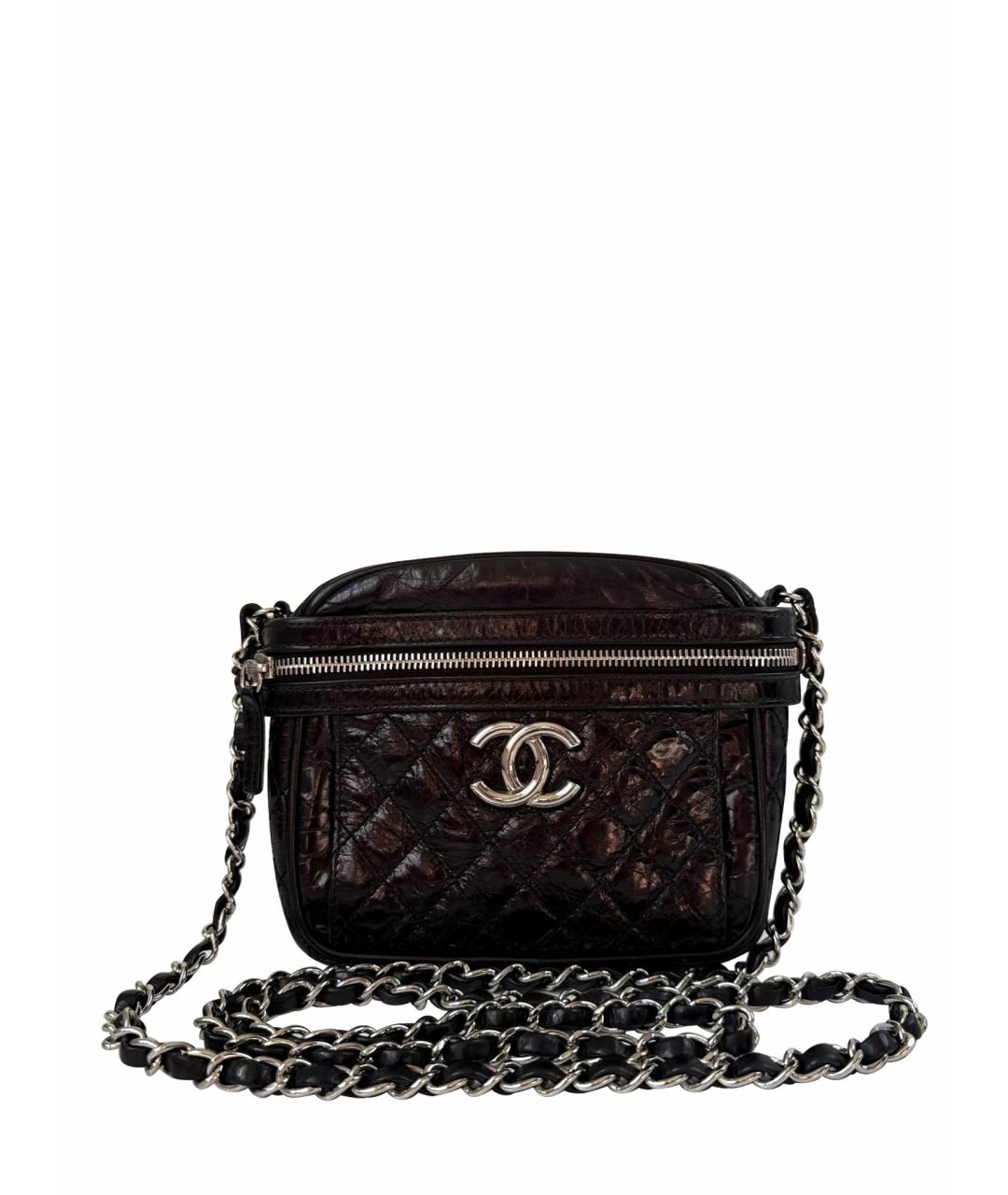 CHANEL Черная сумка через плечо из лакированной кожи, фото 1