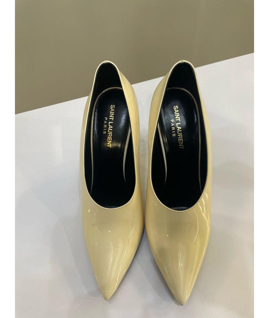 SAINT LAURENT Бежевые туфли из лакированной кожи, фото 3