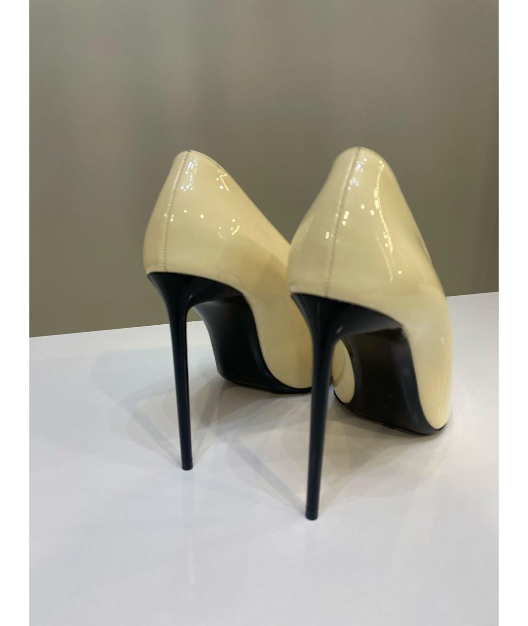 SAINT LAURENT Бежевые туфли из лакированной кожи, фото 4