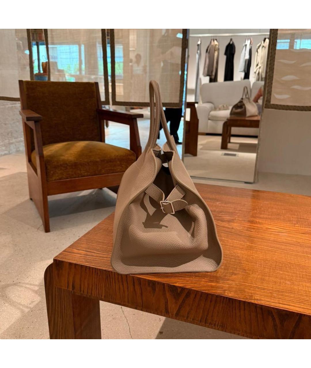 THE ROW Коричневая кожаная сумка тоут, фото 3